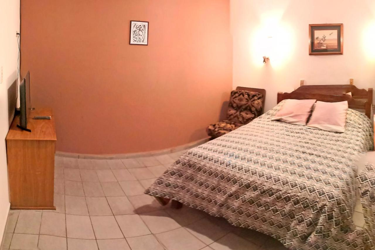 Casa Discreta Bed and Breakfast Cochabamba Esterno foto