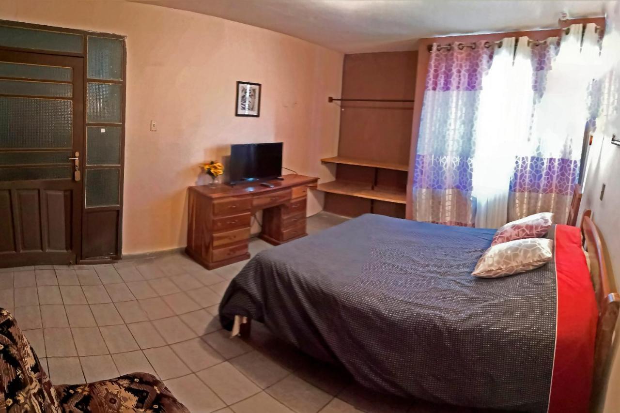 Casa Discreta Bed and Breakfast Cochabamba Esterno foto